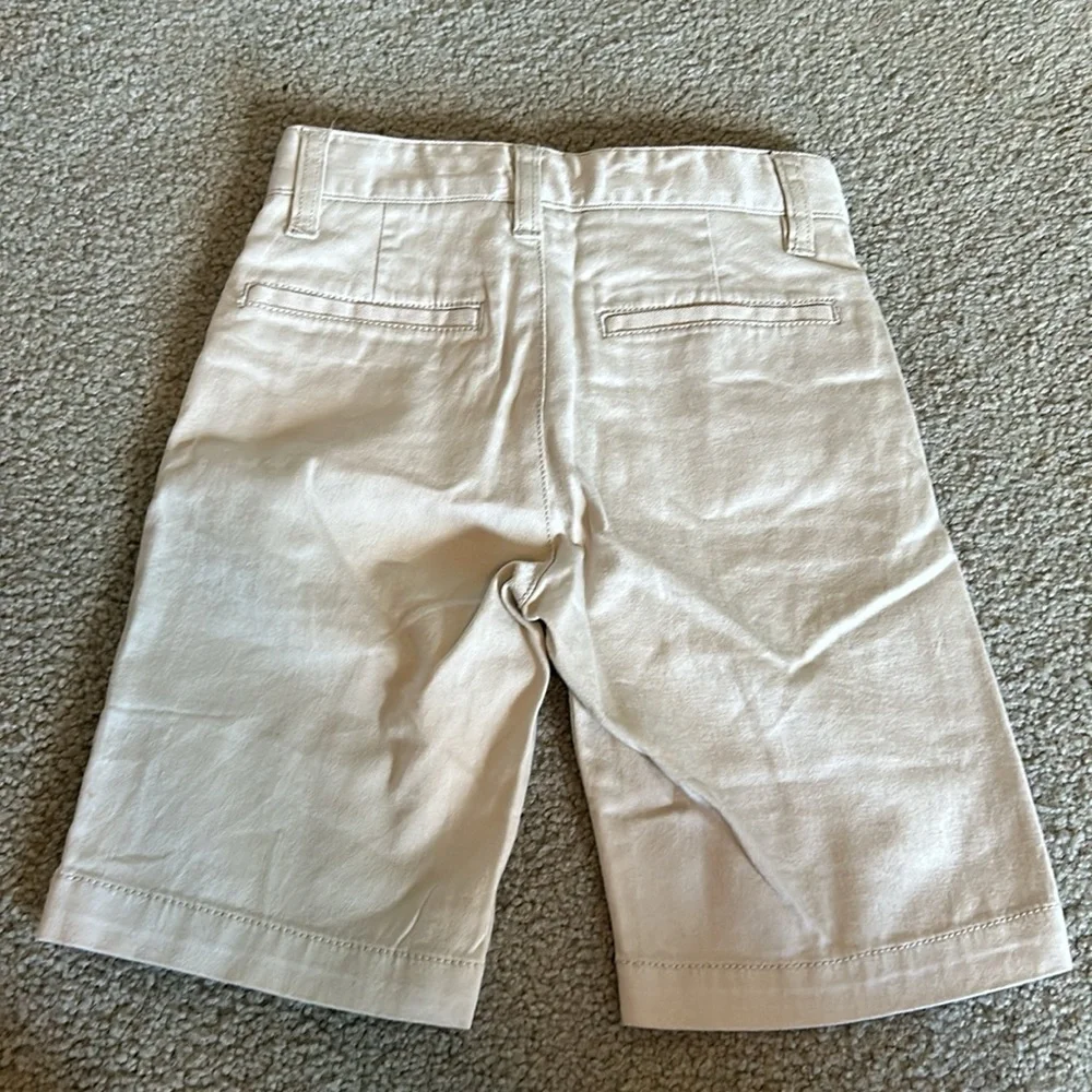 NWOT Gap boys flat front shorts size 7 beige